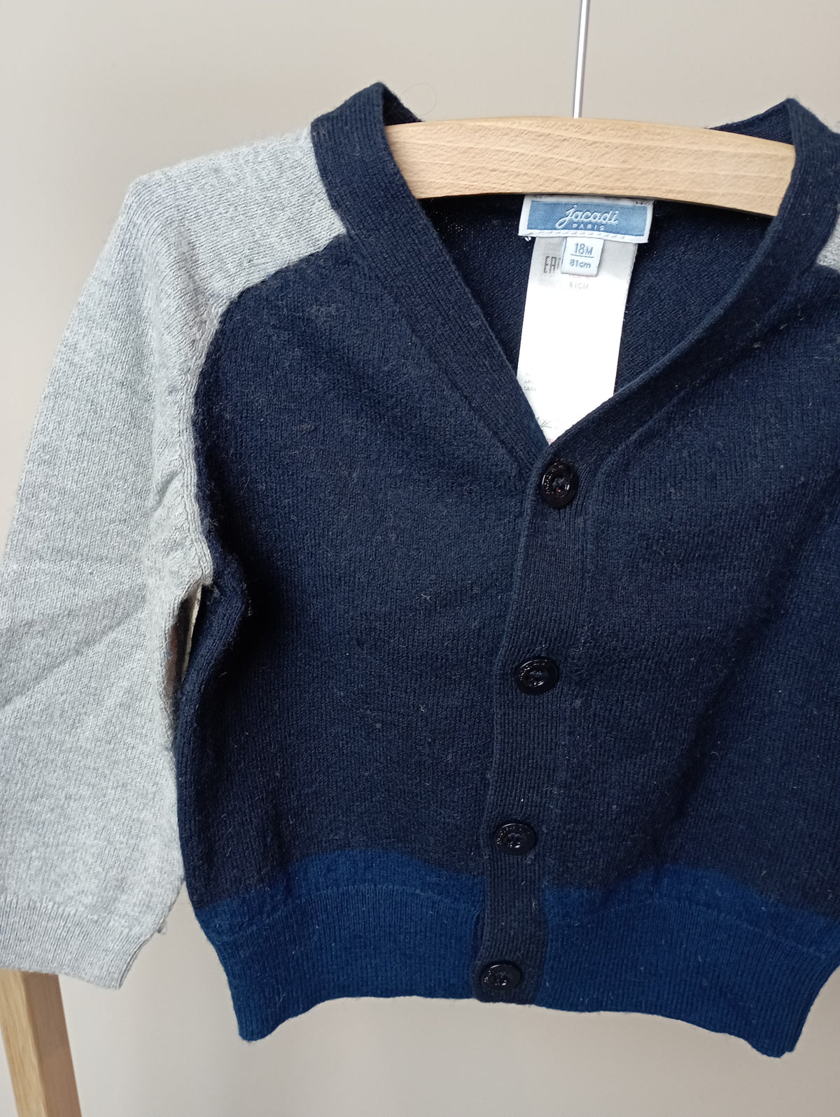 Vestje met knoopjes 18m Jacadi
