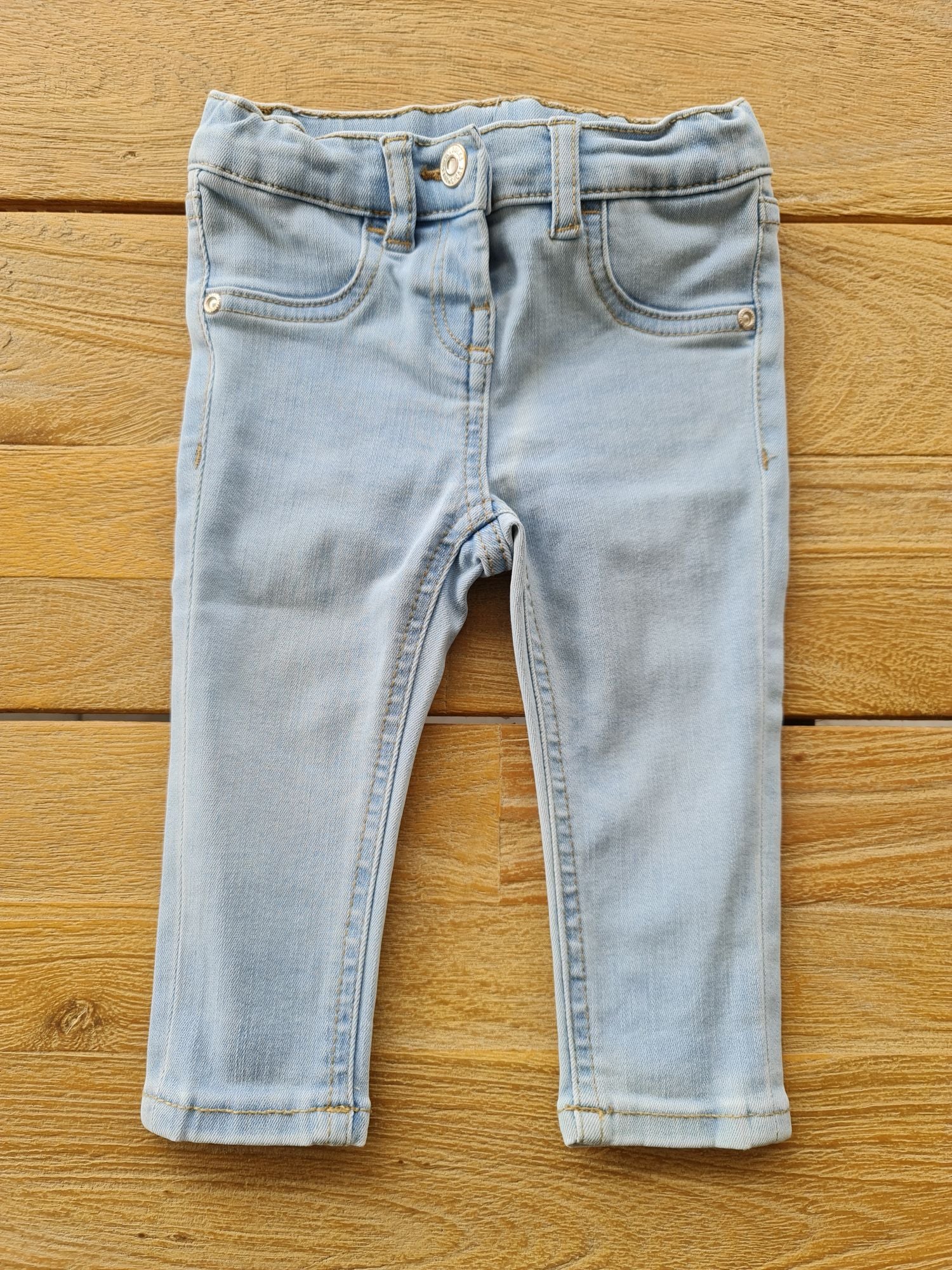 Jeansbroek 74 Cuddles and smiles
