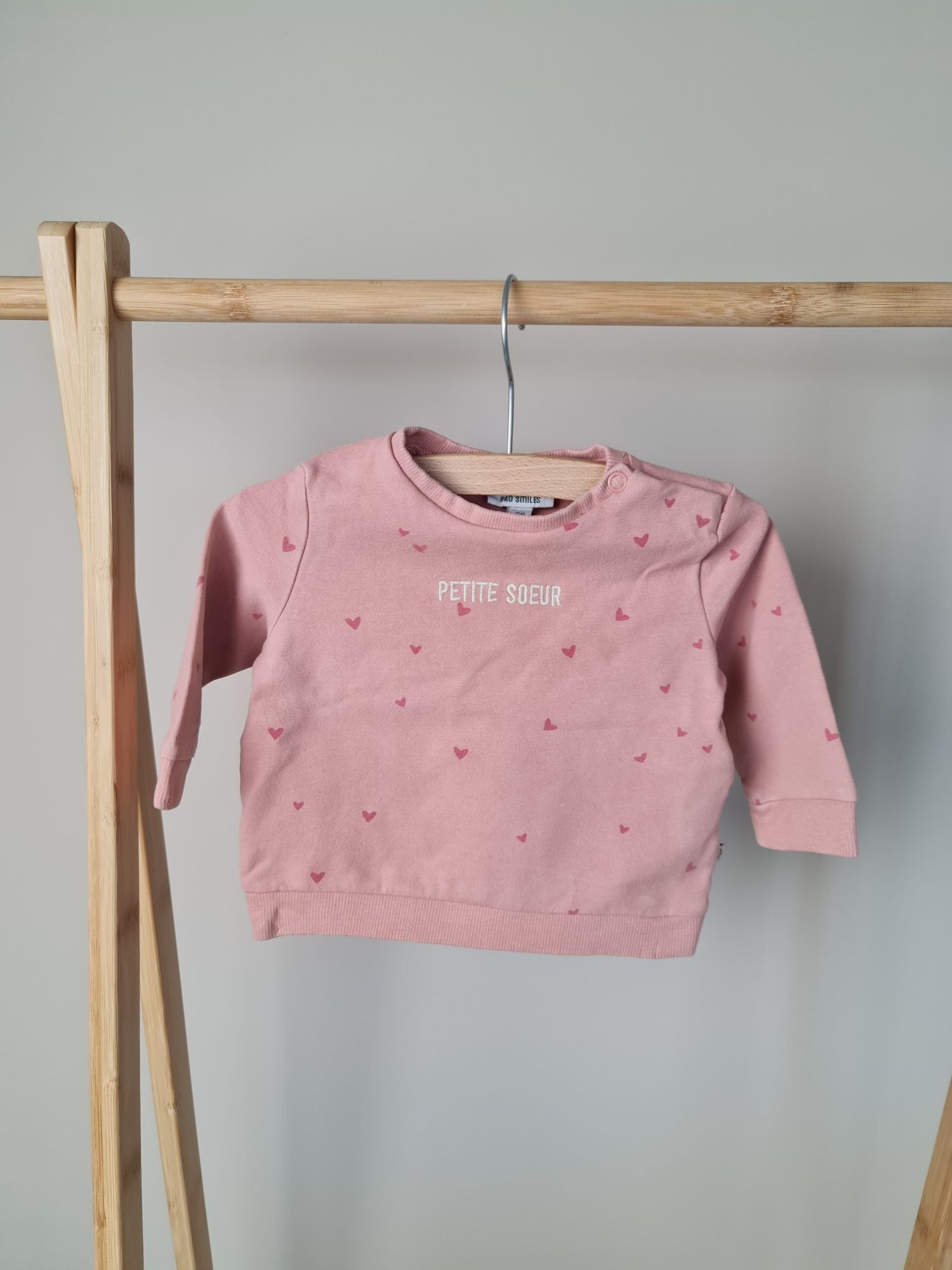 Trui "Petite soeur" 68 Cuddles and smiles