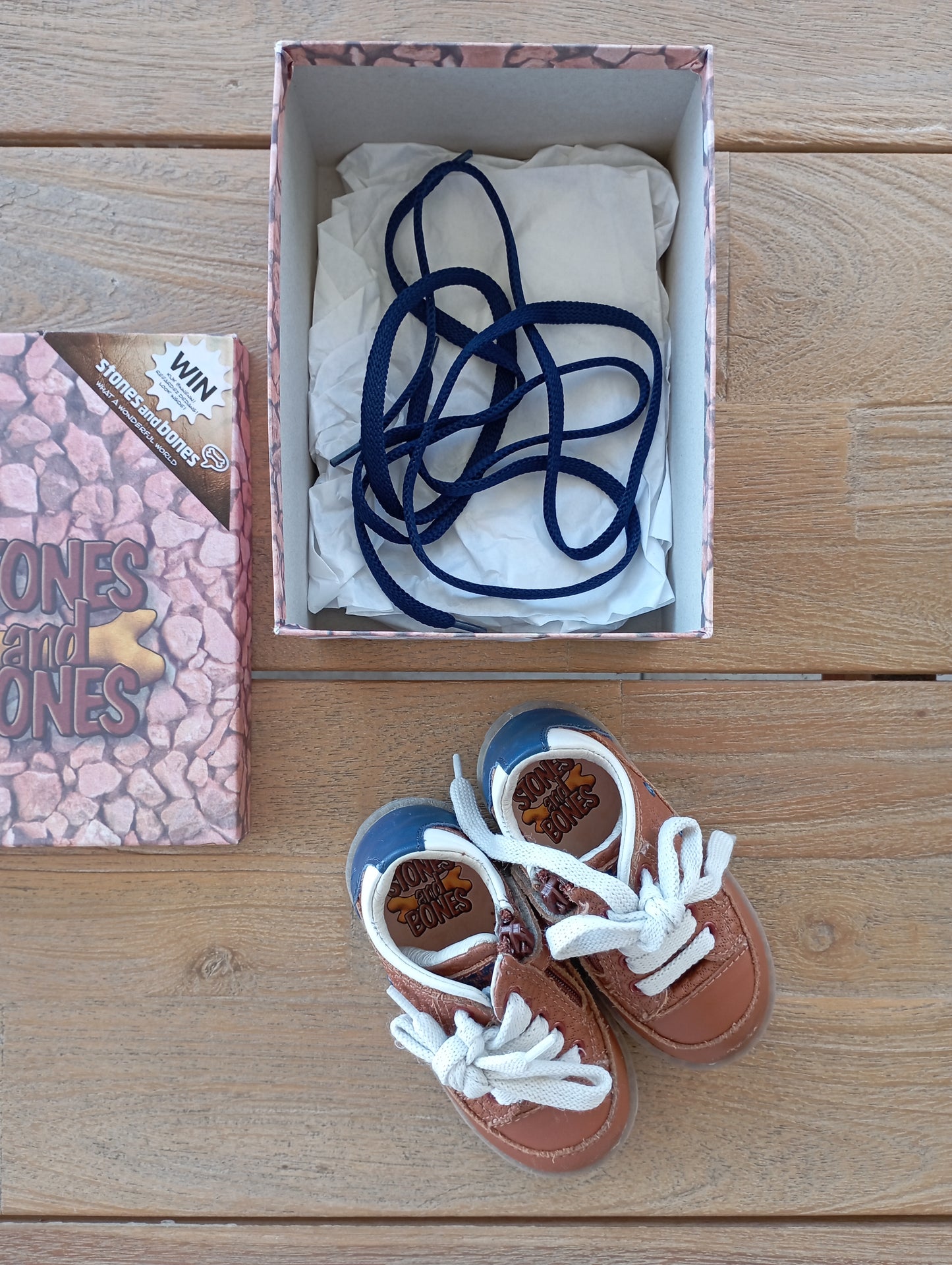 Schoenen 20 Stones and Bones